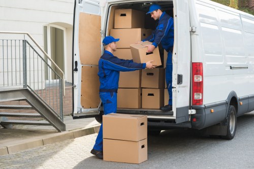 Local moving truck rental options in Richmond