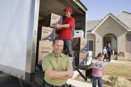 Careful loading and safe transport with a Richmond van service